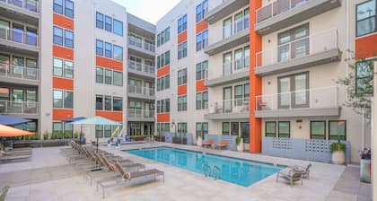 Modern Studio Apt Near ASU | Pool, Gym & Workspace