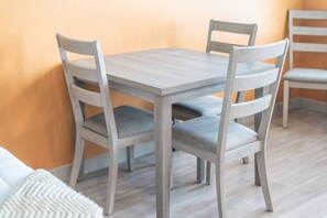 Dining - Modern Studio Apt Near ASU | Pool, Gym & Workspace (Tempe)