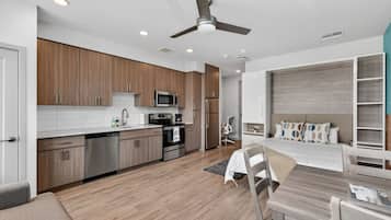 Työpöytä, Wi-Fi, vuodevaatteet