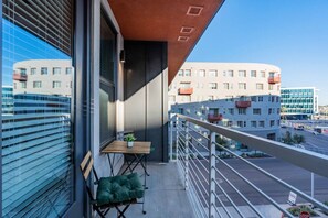 Property grounds - Stylish 1BR Near ASU & Mill Ave | Pool + Workspace (Tempe)