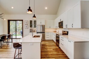 Microwave, oven, stovetop, dishwasher