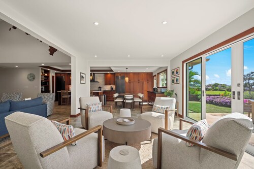 Kauai Modern Luxury •Near Beach •A/C •Golf Views •WiFi •Huge Kitchen •Sleeps 12
