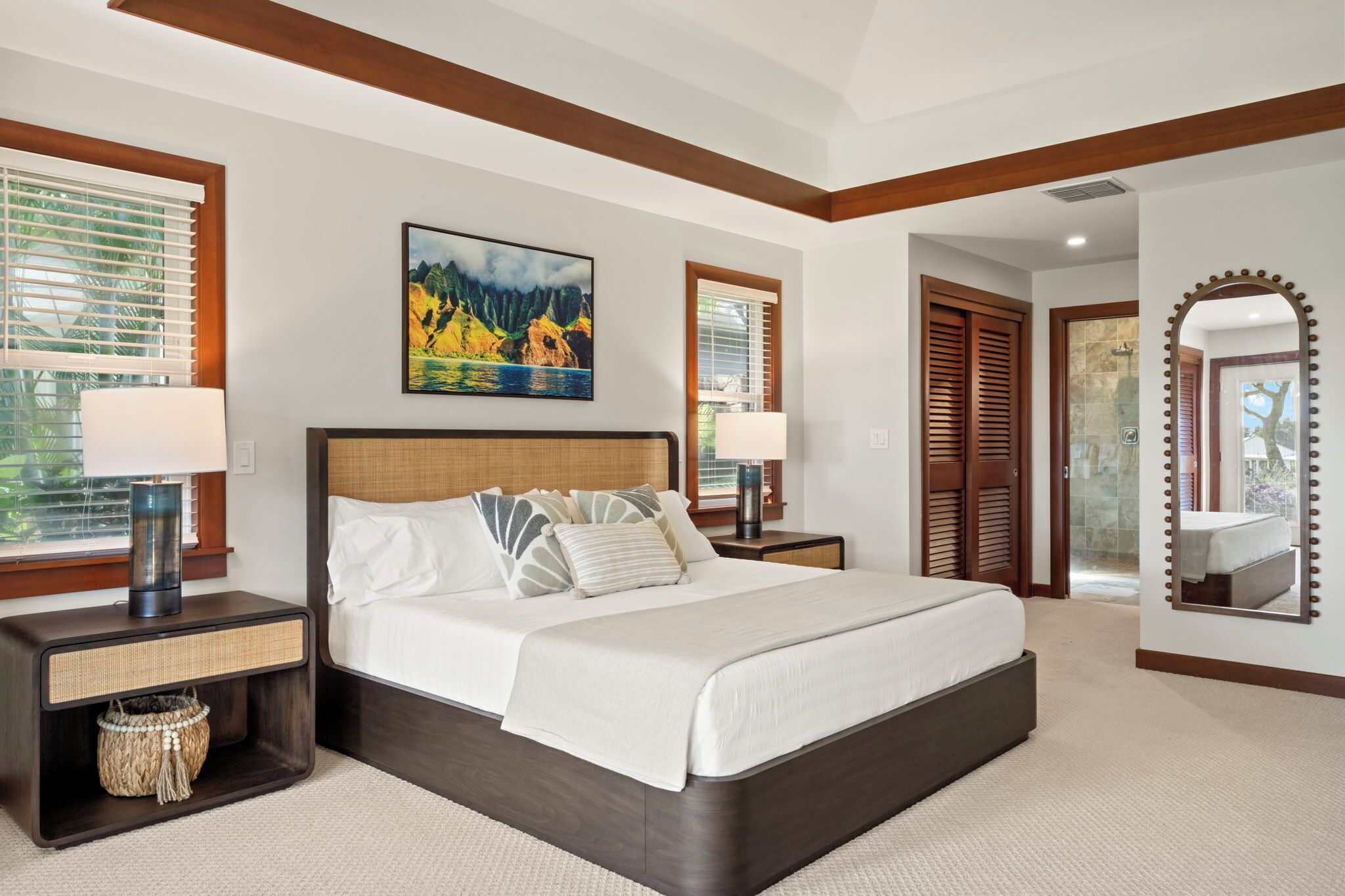 4 bedrooms, desk, iron/ironing board, travel crib