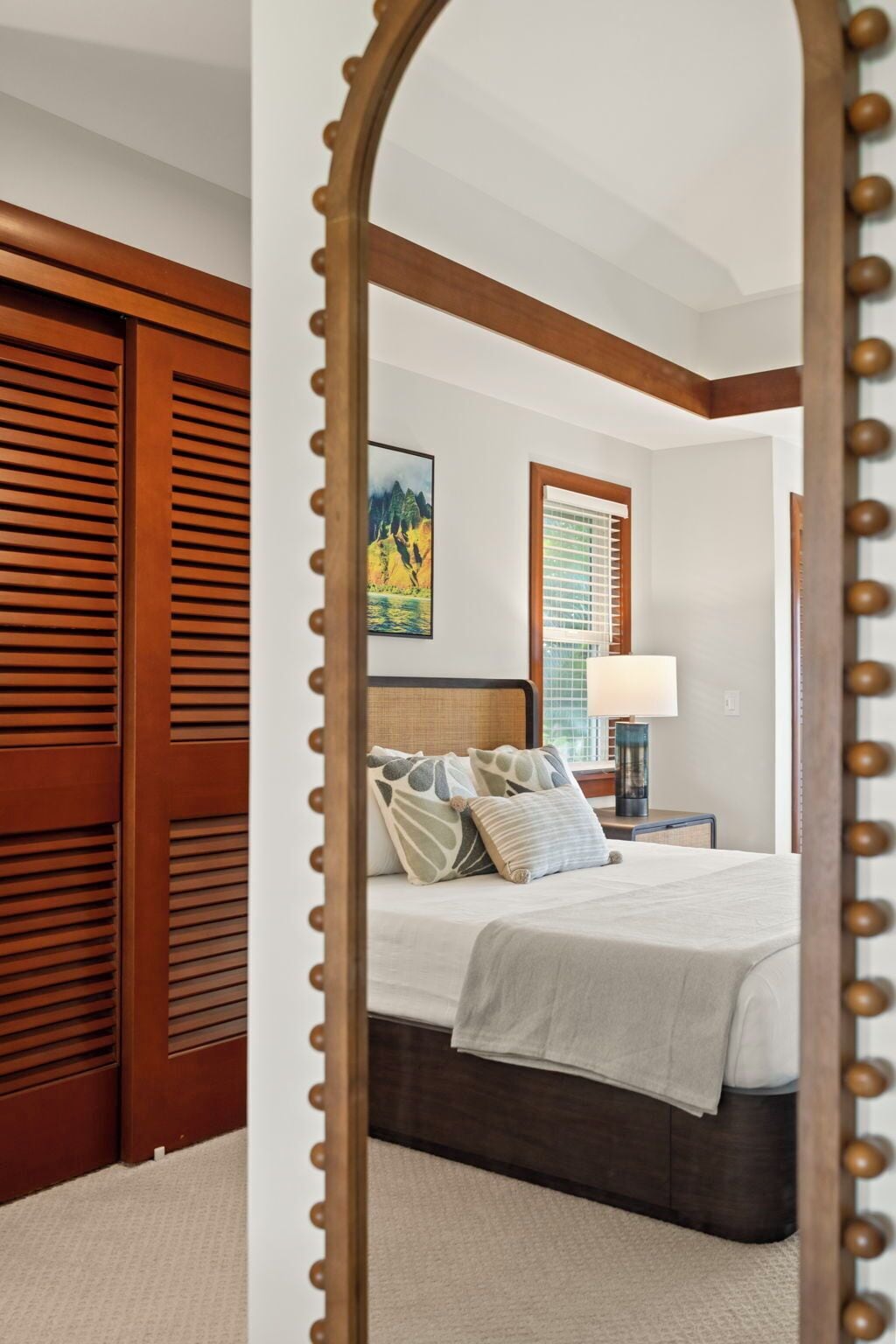 4 bedrooms, desk, iron/ironing board, travel crib