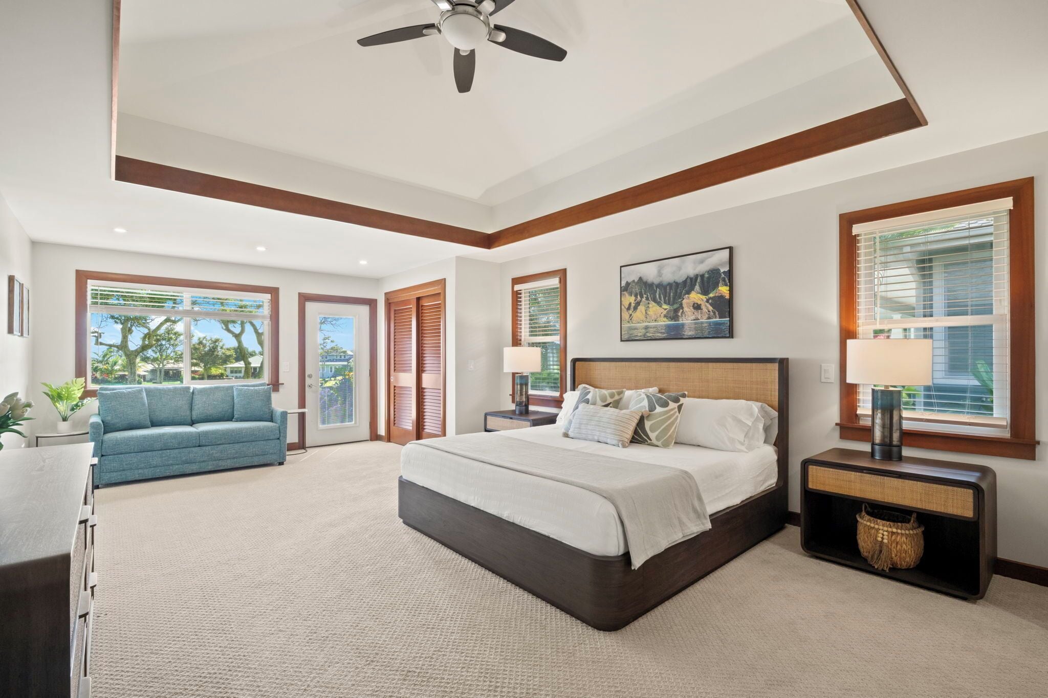 4 bedrooms, desk, iron/ironing board, travel crib