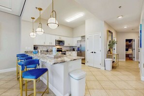 Fridge, microwave, oven, stovetop - Exclusive Gulf view: 3BR, pool & tennis (Miramar Beach)