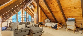 Cozy Tahoma Cabin in the Pines Sleeps 6 + Pets