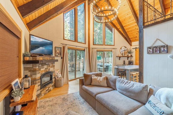 Cabin, Multiple Beds, Fireplace, Beach View (Tomahawk) | Living area | Fireplace