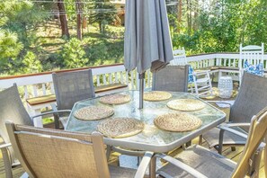 Casa, varias camas, patio, vista al jardín (Muse) | Restaurante al aire libre