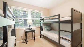 3 habitaciones, decoración personalizada y muebles diferentes