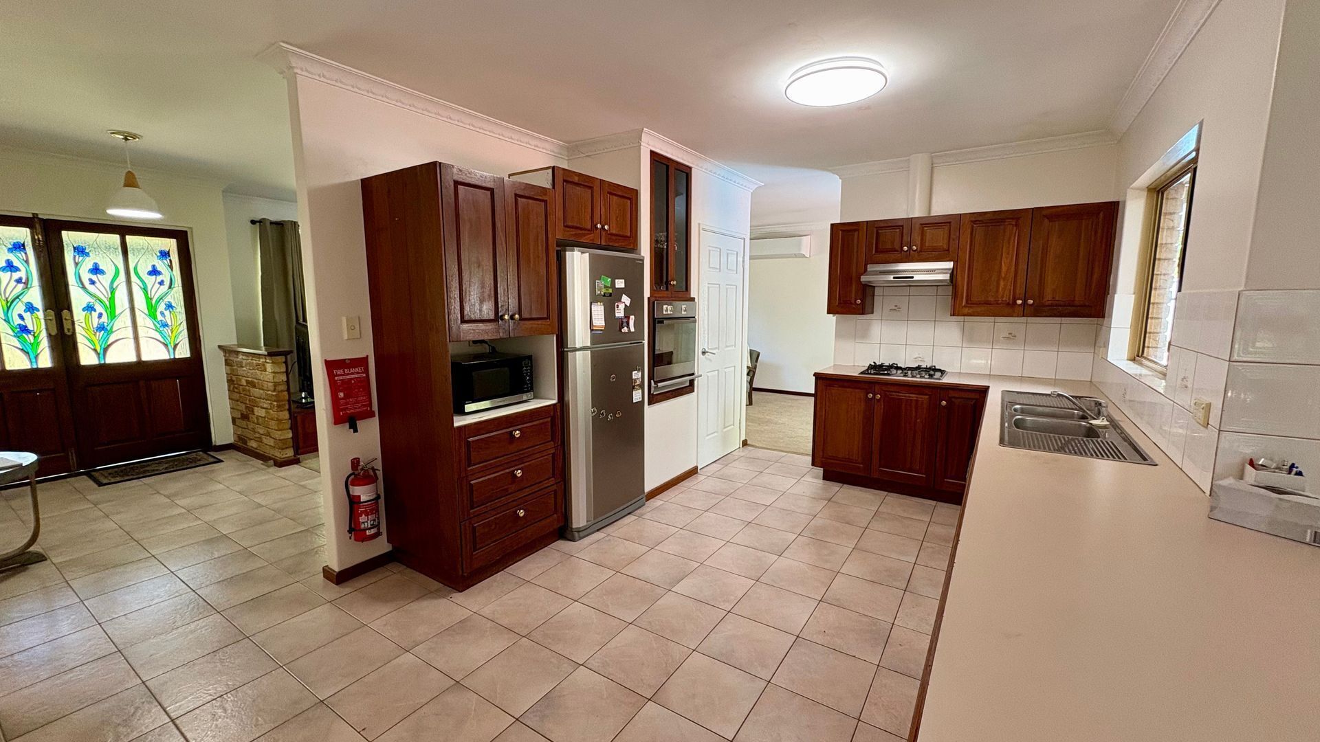 Refrigerador, microondas, horno, placa de cocina