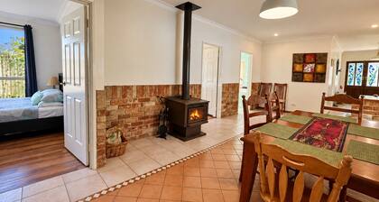Blossom View is a comfortable holiday home in the heart of Nannup