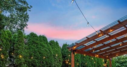 NW Chill Vibes - 3BD 2.5BA Corner Lux Haus with Covered Patio and Firepit