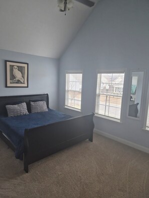 3 chambres, fer et planche à repasser, Wi-Fi gratuit, draps fournis