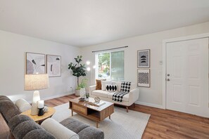 Living area - Woodstock Sweet Spot Fenced Patio Mt. Tabor (Portland, Oregon.)
