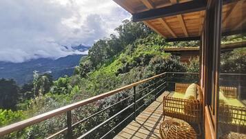 Luxury Cabin, Mountain View | Free WiFi