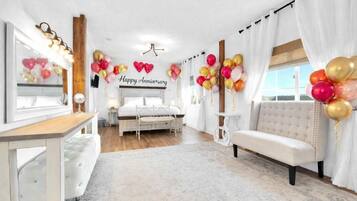 Tabla de planchar con plancha, Internet, ropa de cama