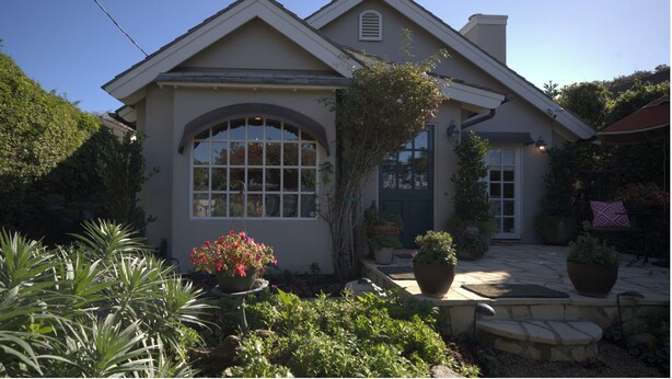 Exterior - 3-bedroom charming Carmel beach cottage (Carmel-by-the-Sea)