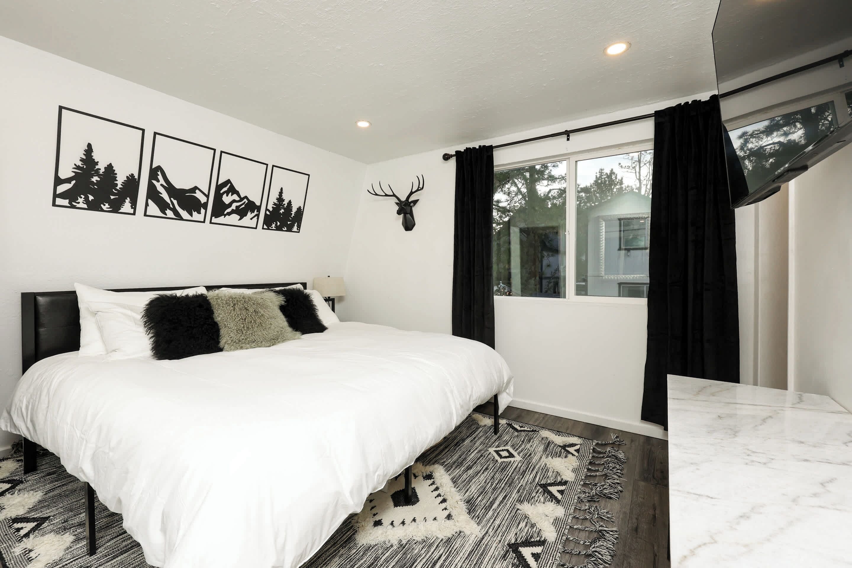 3 makuuhuonetta, työpöytä, Wi-Fi, vuodevaatteet