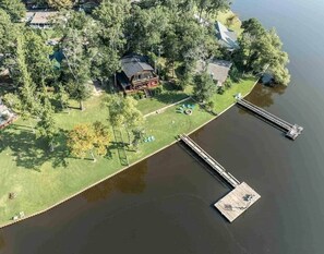 Exterior - Callender Blue, a cozy lakeside cabin paradise (Callender Lake)