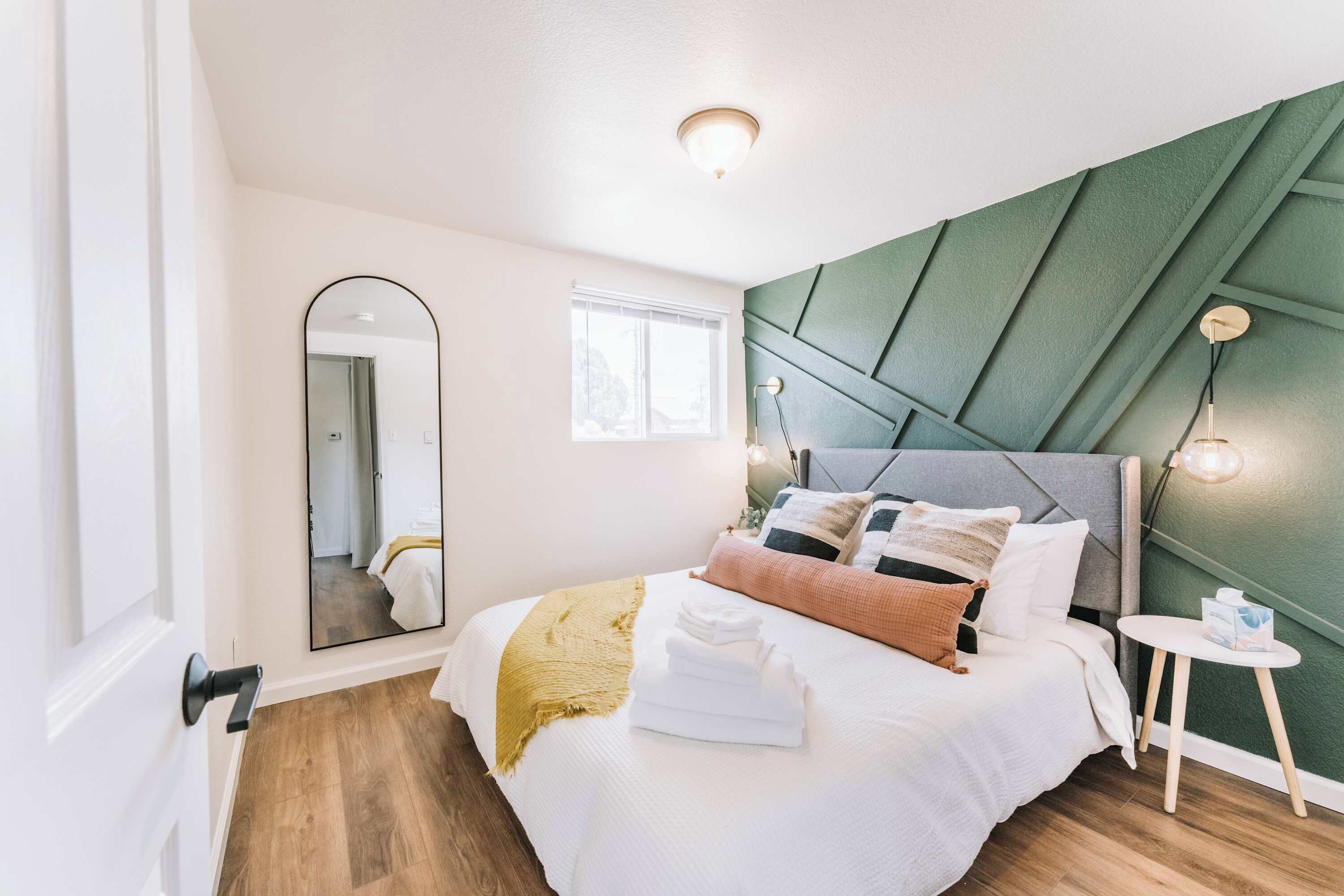 2 間睡房、可攜式嬰兒床、Wi-Fi、床單