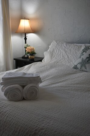 4 bedrooms, travel cot, WiFi, bed sheets