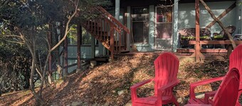 4/2 Beech Mountain chalet with views, theater, game room, fire pit, near slopes!