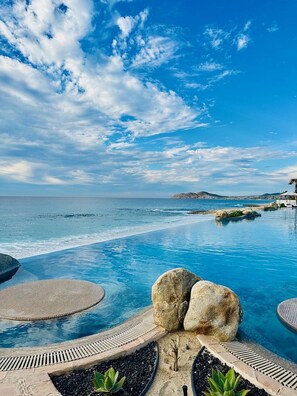 Pool - Ocean Front Suite at the beautiful 5 Star Villa La Valencia = Cabo Adventure ! (San José del Cabo)