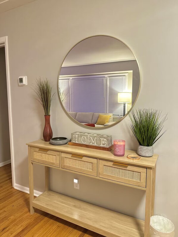 Interior - Cozy Boho 4 Bedroom 2 Bathroom Knox Home (Minneapolis)