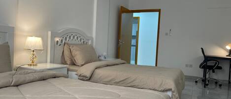 Bügeleisen/Bügelbrett, WLAN, Bettwäsche