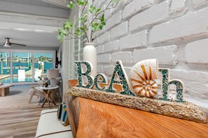 Interior - Waterfront Pool Home Fishing Dock Walk To Beach (Indian Rocks Beach)