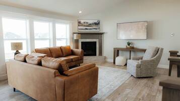 Televisor intel·ligent, llar de foc i videojocs