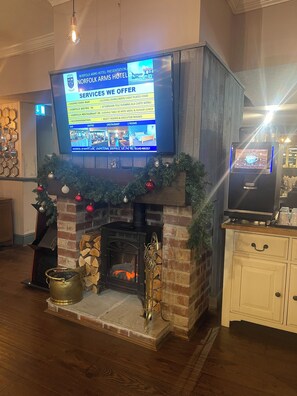 Fireplace - NORFOLK ARMS HOTEL SHEFFIELD (Sheffield)