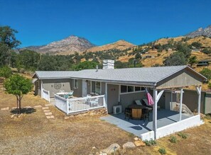 Exterior - Country Ranch with Amazing Views (Wofford Heights)