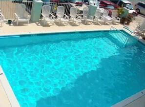 Utomhuspool