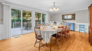 Dining - Prime Meridian: 033-Ba  Spacious and Special, Walk to Beach, Harbor, Village (Barnstable)