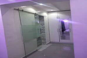 Interior - Luxury 3-Bedroom Apartment with BQ in WhiteSand Beach Estate, Lekki, 24/7 Power (Lekki)