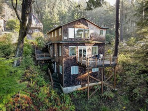 Exterior - Ocean-View Retreat w/ Private 3rd-Floor Primary Suite, EV Charger Near Tolovana Beach (Cannon Beach)