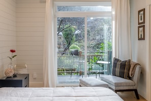 4 habitaciones, escritorio, tabla de planchar con plancha y wifi gratis