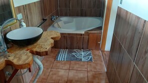 Toallas y papel de baño 