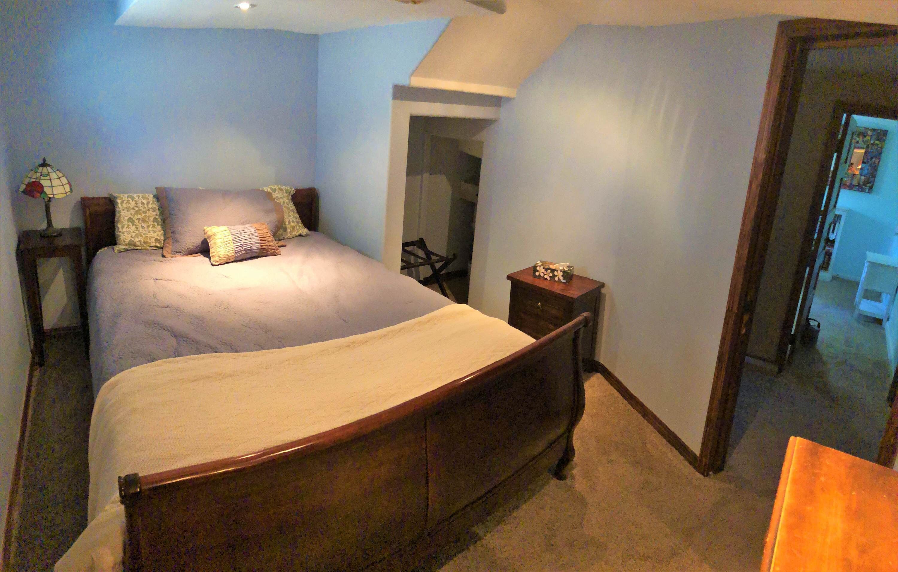 Luxury House, 6 Bedrooms, Mountain View | Egyptian cotton sheets, premium bedding, memory foam beds, soundproofing