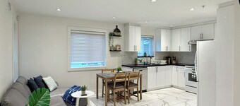 Central, Cozy Spacious 3 BR Private Suite• EV Charging• Near Transit