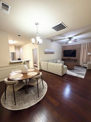 Interior - Cozy 3BR Retreat with DreamCloud Beds near Downtown Dallas (Dallas)