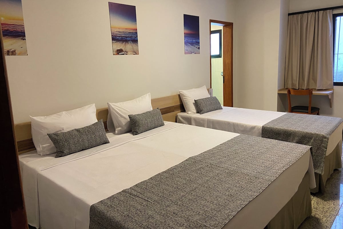 Habitación económica | Escritorio, wifi gratis, ropa de cama