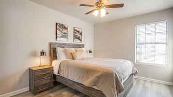 1 chambre, bureau, fer et planche à repasser, accès au Wi-Fi (inclus)