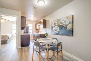 Dining - Beautiful 2 BR for month stay * Walk to UTA & Food (Arlington)