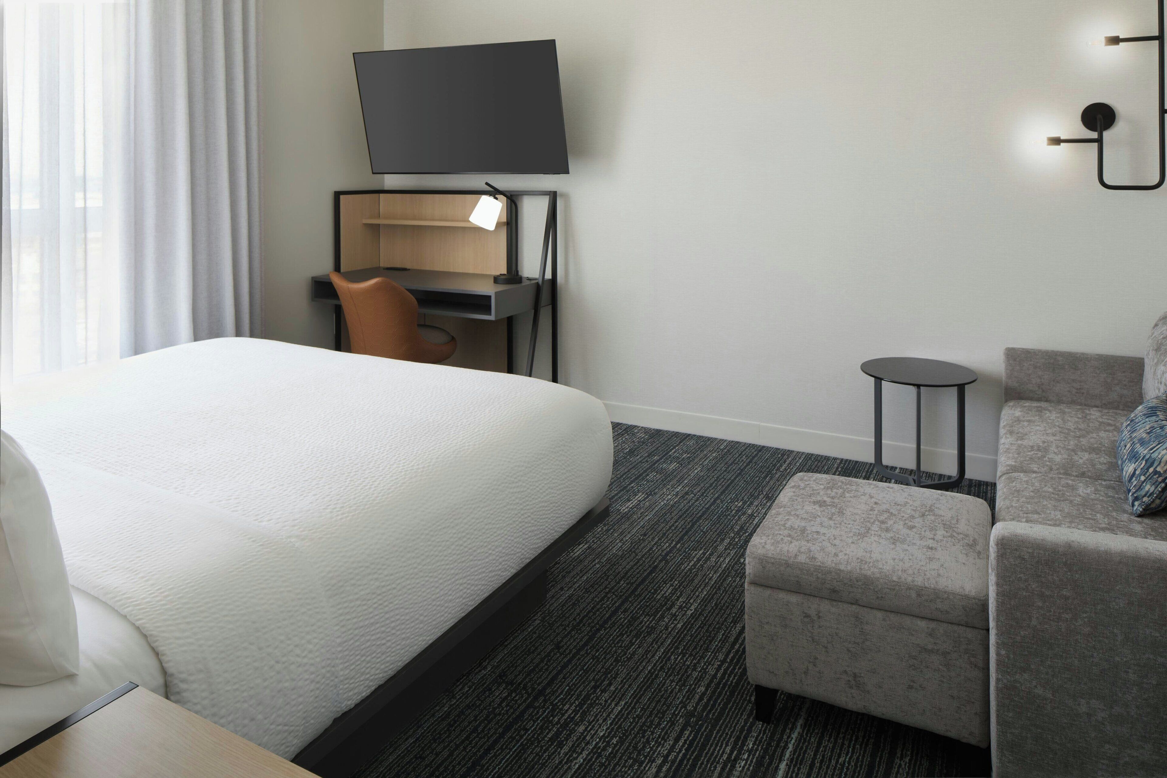 Studio Suite, 1 King Bed with Sofa bed | Desk, laptop workspace, blackout drapes, soundproofing