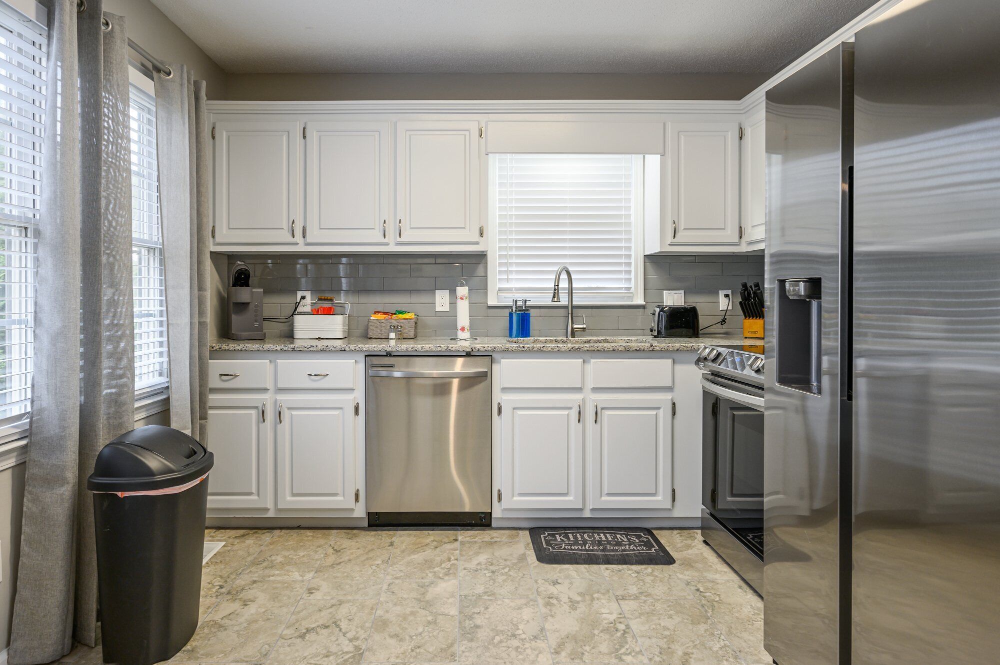 冰箱、微波炉、烤箱、炉灶