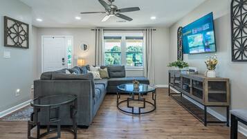 Télévision, cheminée