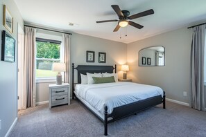 3 chambres, fer et planche à repasser, Wi-Fi gratuit, draps fournis